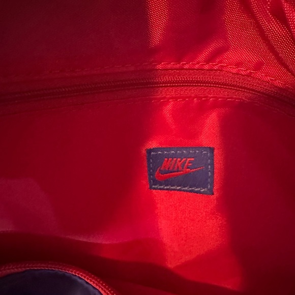 NIKE FAST3R CLASSIC SPORT WORKOUT LIGHTDUFFLE BAG Blue Purple And Red - Picture 11 of 15